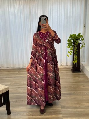 Party Wear Exquisite Gown
