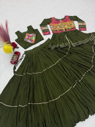 Royal Gamthi Koti Lehenga Choli Set