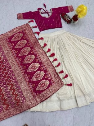 Traditional Lehenga Choli Set with Banarasi Weaving Dupatta & Tassel Border