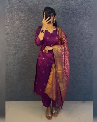 Women   s Traditional Kurta Pant Set with Dupatta